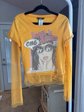 Truce Girls' Yellow "Sweet Is Revenge" Graphic Mesh-Sleeve Top